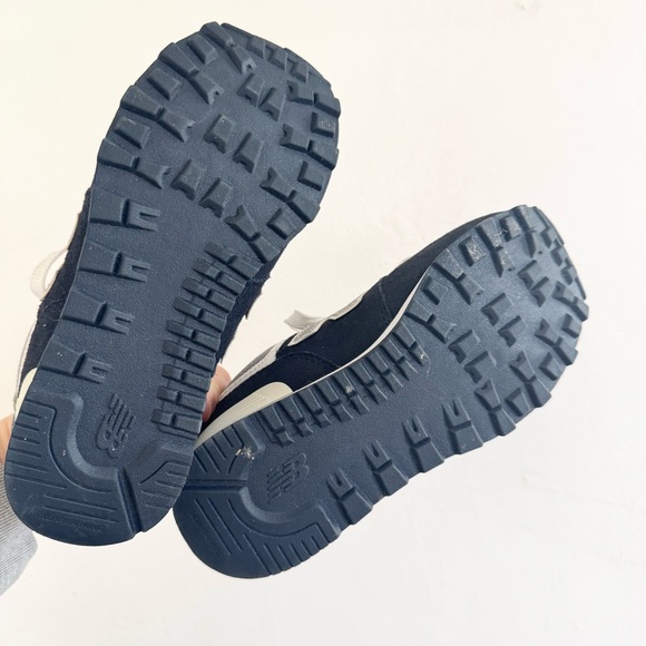 New Balance 574 Classic Kids' Navy Blue and Gray Sneakers Size 13.5 - Picture 3 of 7